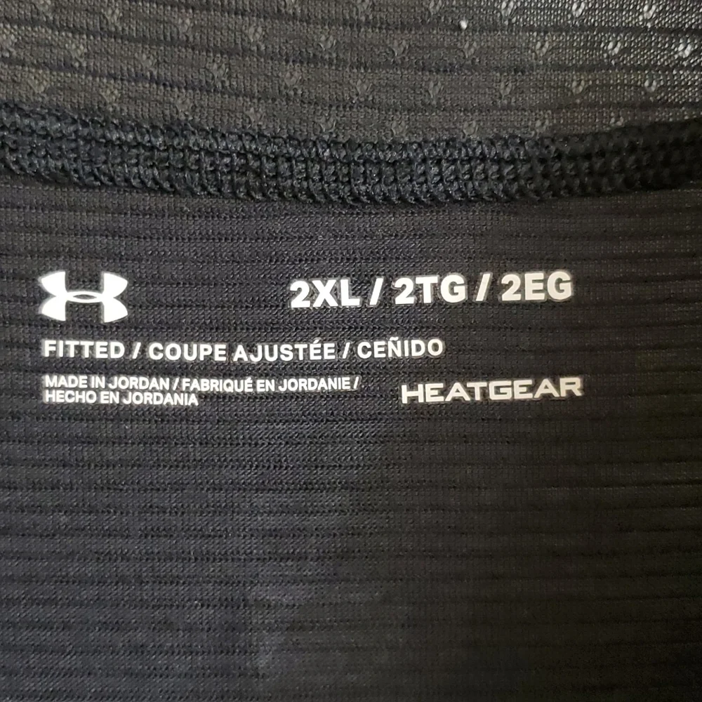 Under Armour Shirt - Picture 2 of 6